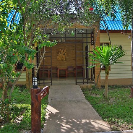 The Green Beach Resort Sam Roi Yot Exterior photo