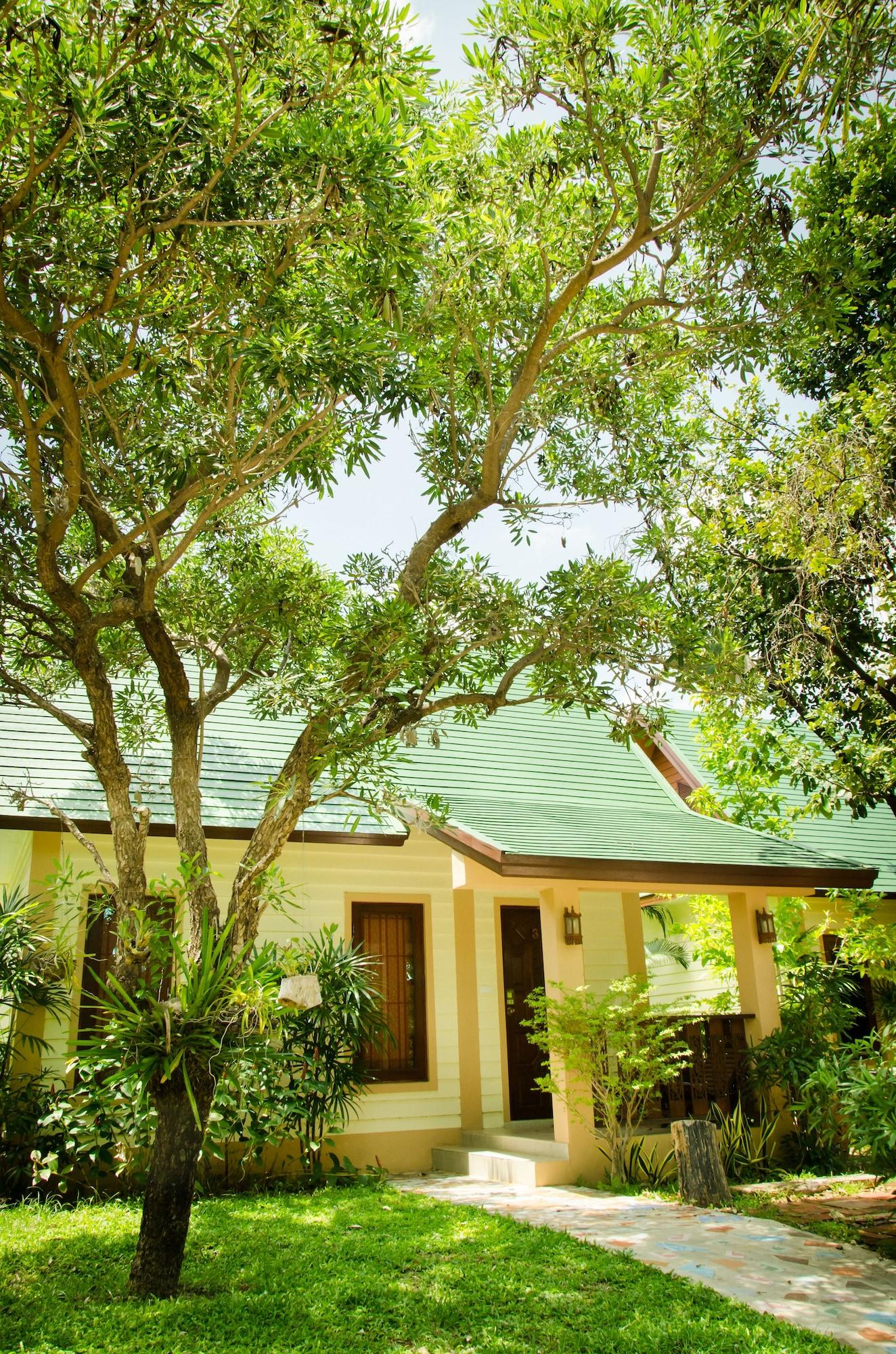 The Green Beach Resort Sam Roi Yot Exterior photo