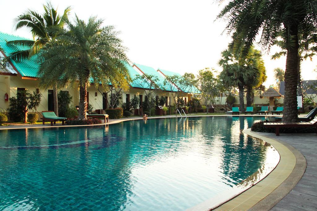 The Green Beach Resort Sam Roi Yot Exterior photo