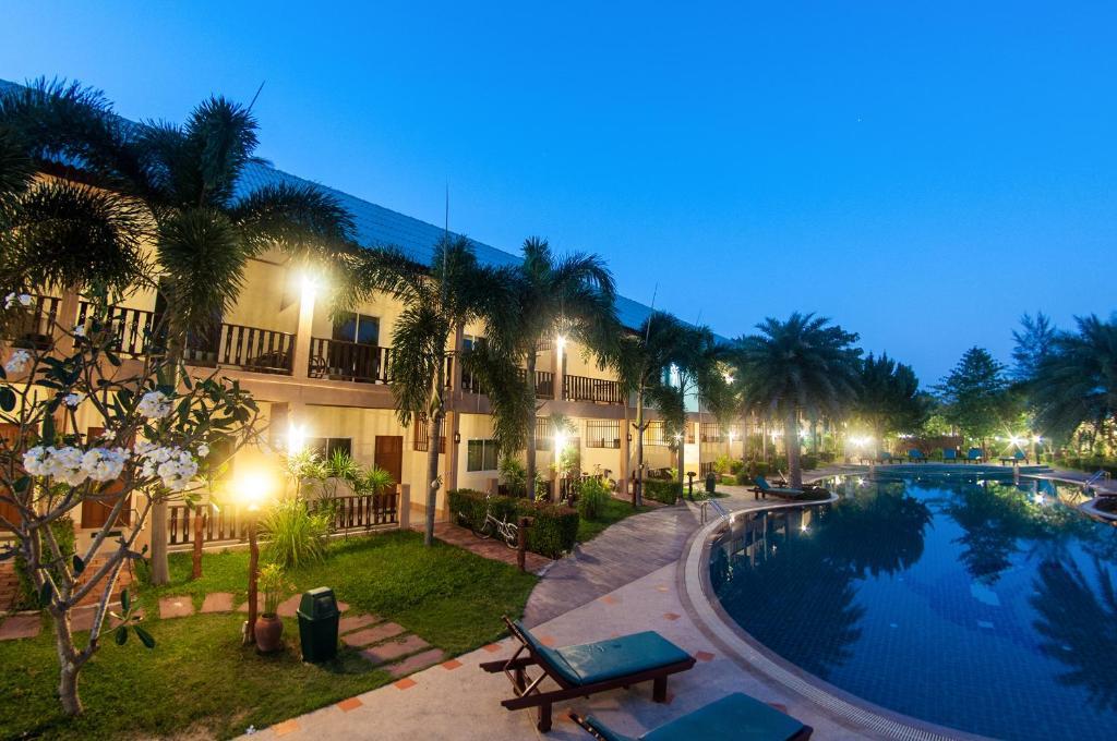 The Green Beach Resort Sam Roi Yot Exterior photo