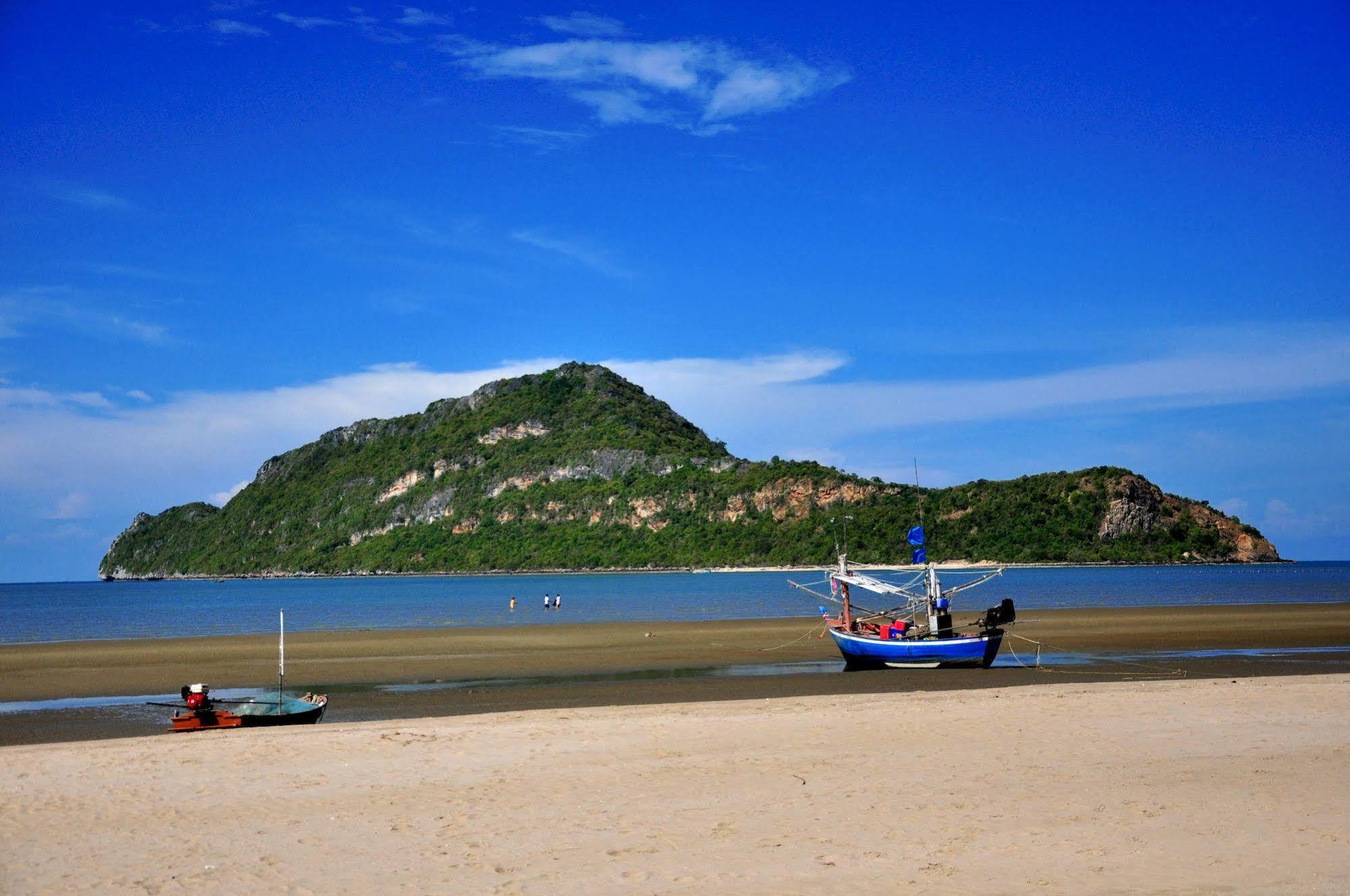 The Green Beach Resort Sam Roi Yot Exterior photo