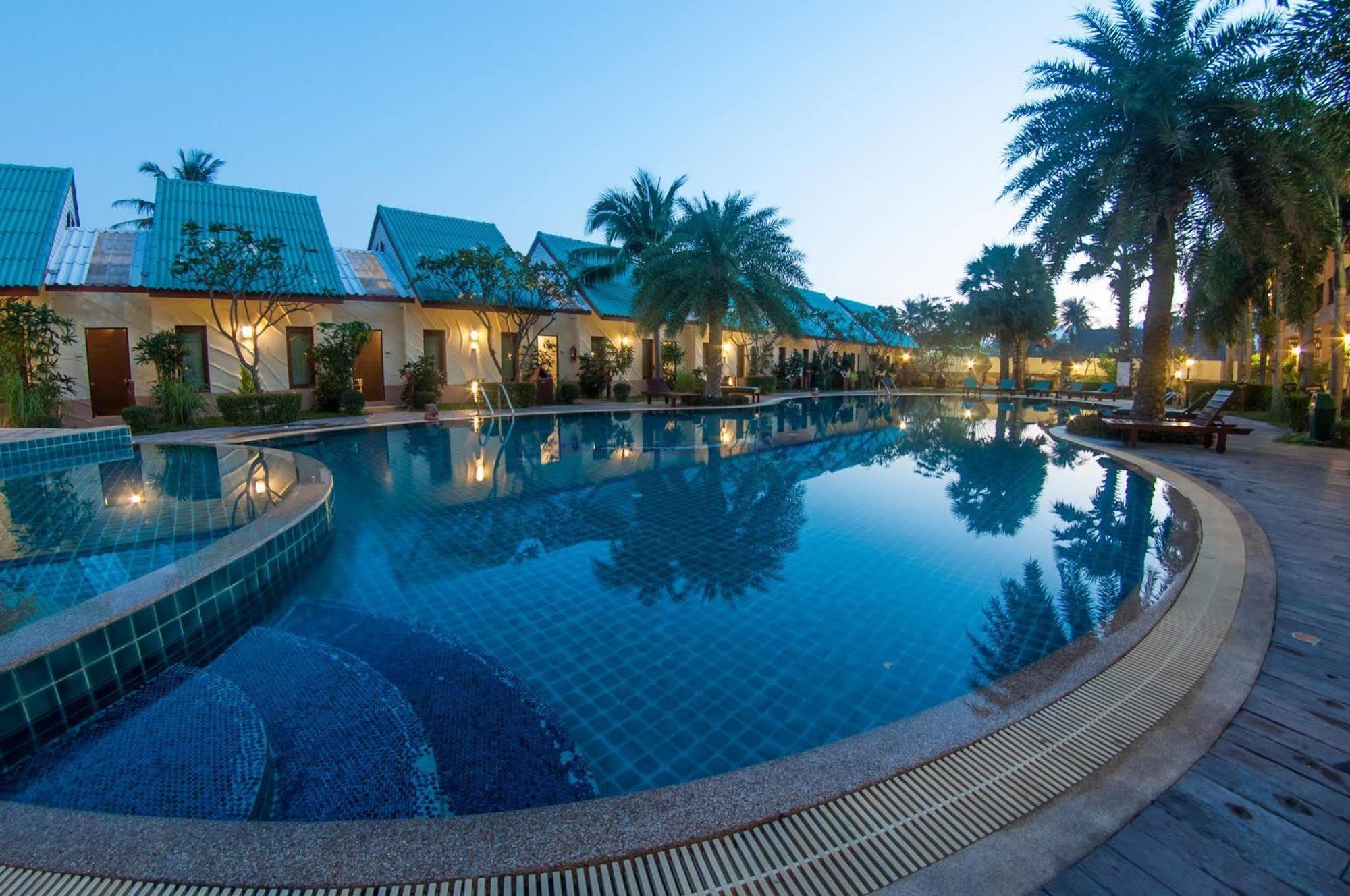 The Green Beach Resort Sam Roi Yot Exterior photo