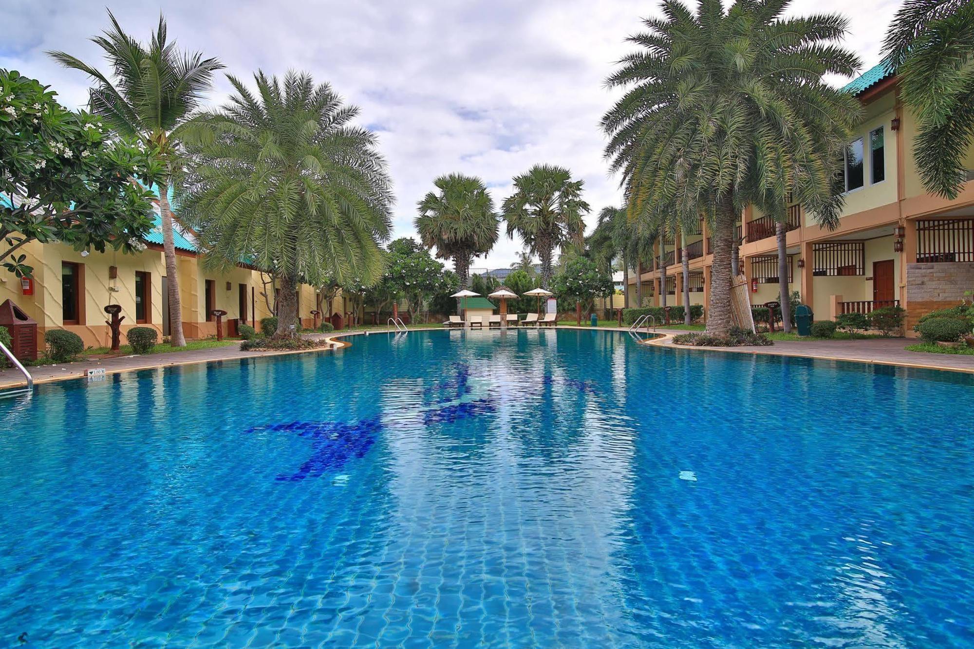 The Green Beach Resort Sam Roi Yot Exterior photo